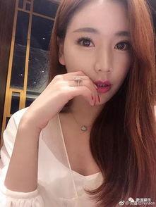 网红劈腿吃瓜,吃瓜群众热议背后的真相